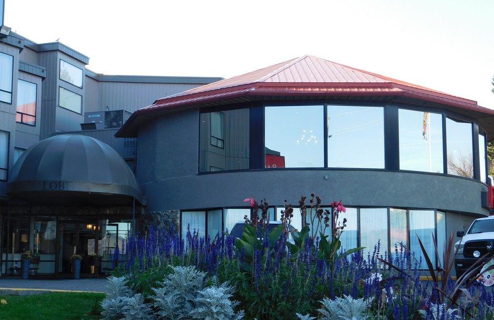 Ramada By Wyndham Kamloops Hotel Екстериор снимка