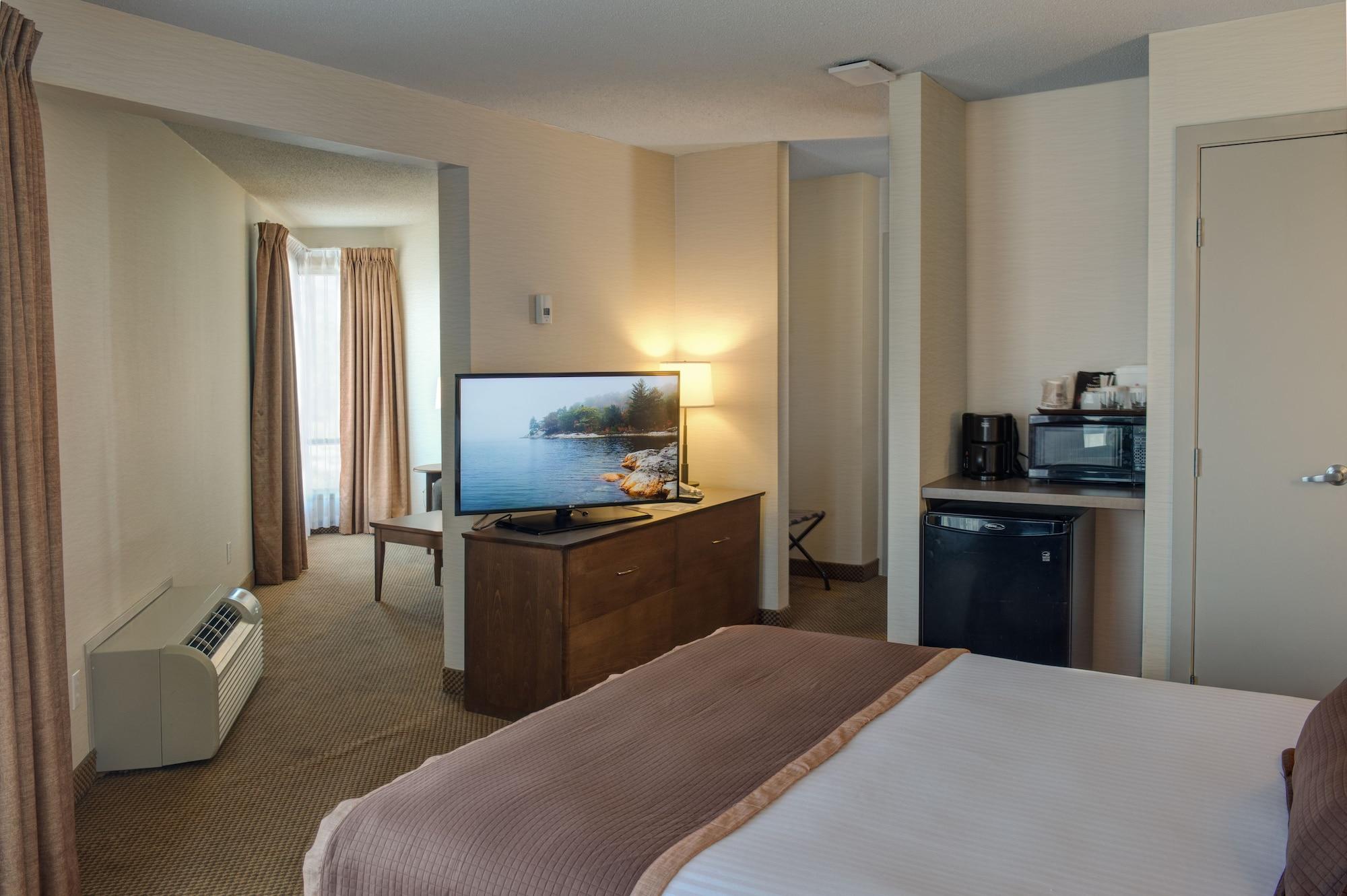 Ramada By Wyndham Kamloops Hotel Екстериор снимка