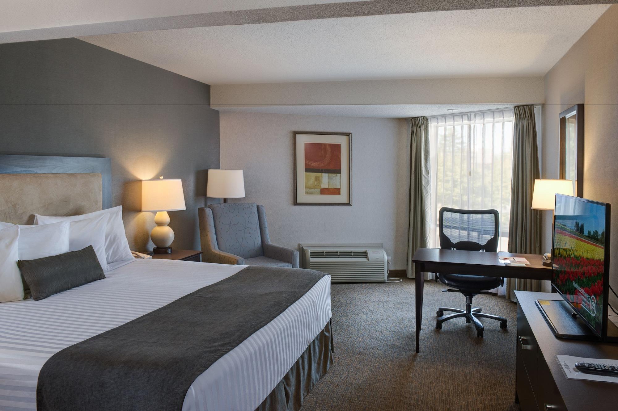 Ramada By Wyndham Kamloops Hotel Екстериор снимка