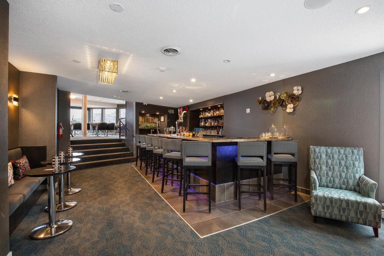 Ramada By Wyndham Kamloops Hotel Екстериор снимка