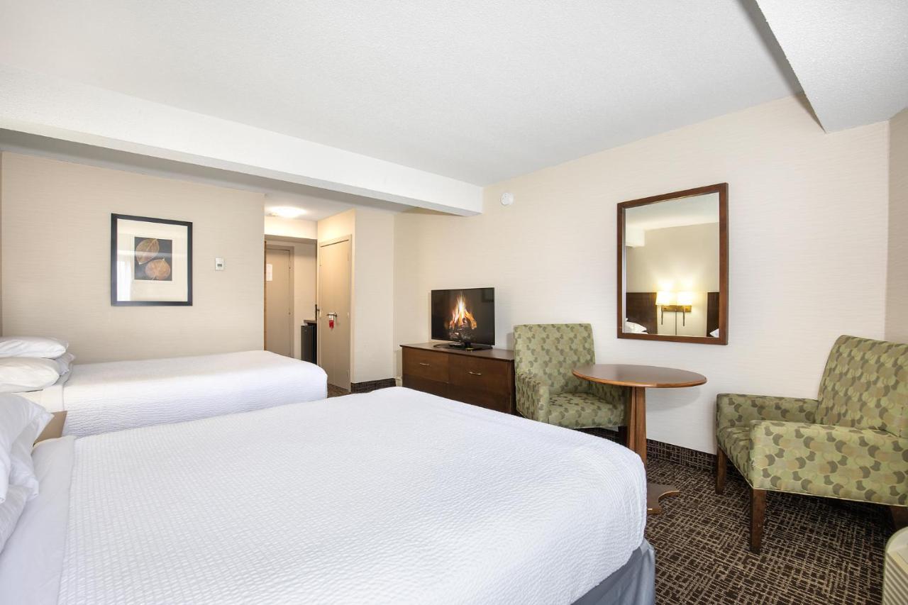 Ramada By Wyndham Kamloops Hotel Екстериор снимка