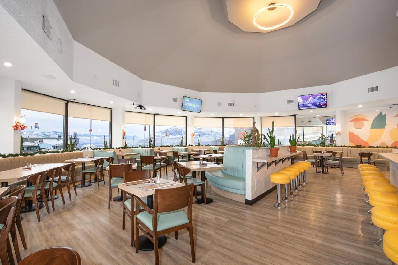 Ramada By Wyndham Kamloops Hotel Екстериор снимка