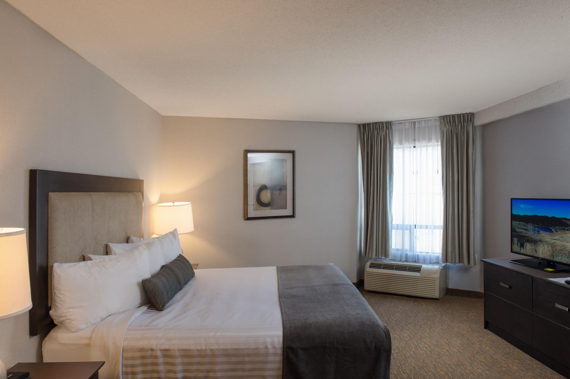 Ramada By Wyndham Kamloops Hotel Екстериор снимка