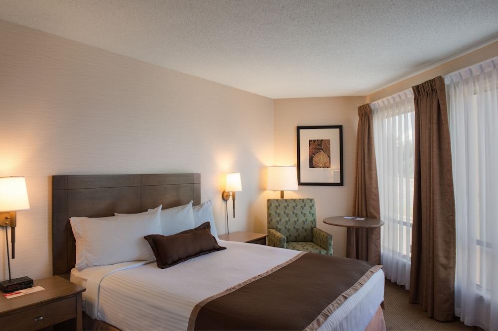 Ramada By Wyndham Kamloops Hotel Екстериор снимка
