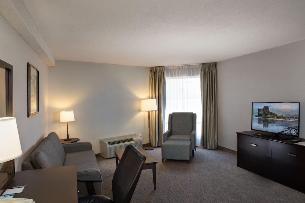 Ramada By Wyndham Kamloops Hotel Екстериор снимка