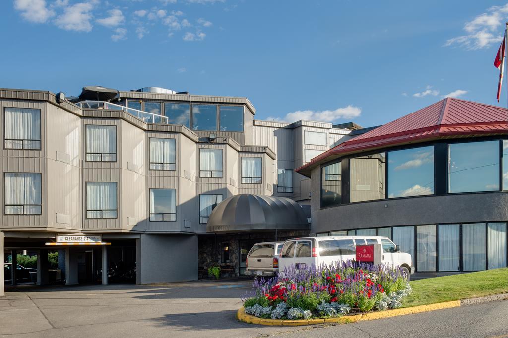 Ramada By Wyndham Kamloops Hotel Екстериор снимка