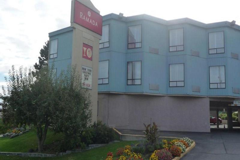 Ramada By Wyndham Kamloops Hotel Екстериор снимка