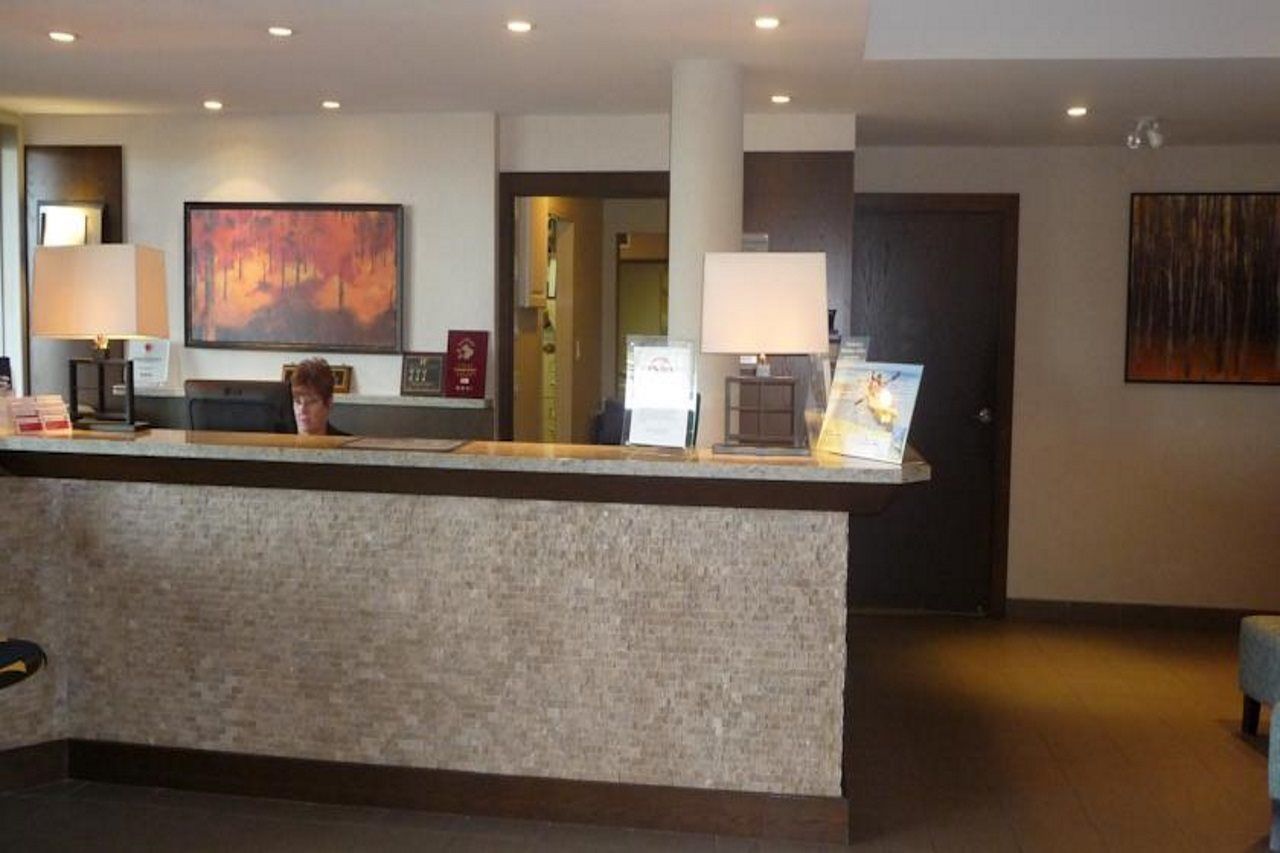 Ramada By Wyndham Kamloops Hotel Екстериор снимка