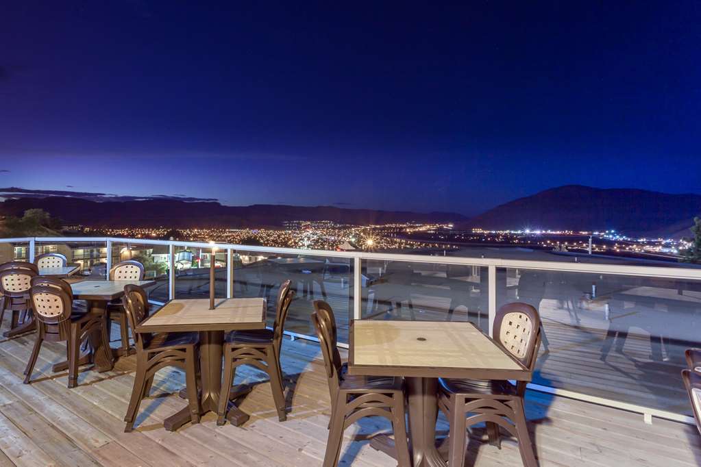 Ramada By Wyndham Kamloops Hotel Ресторант снимка