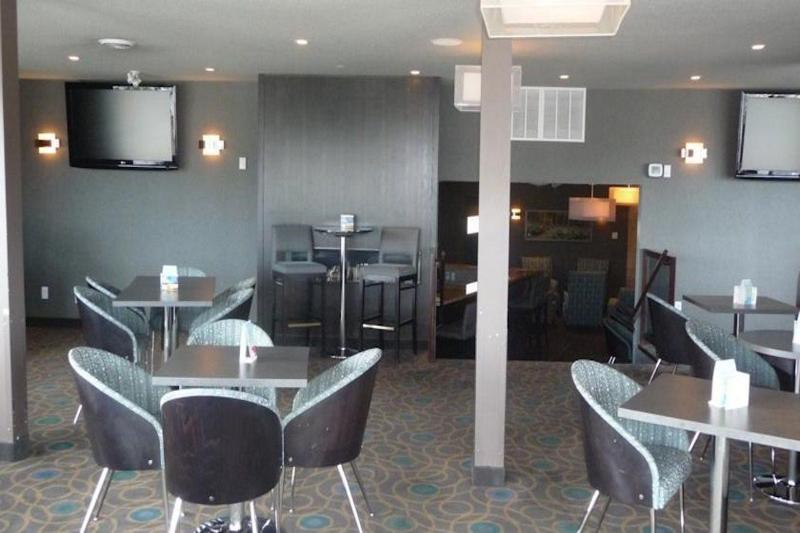 Ramada By Wyndham Kamloops Hotel Екстериор снимка