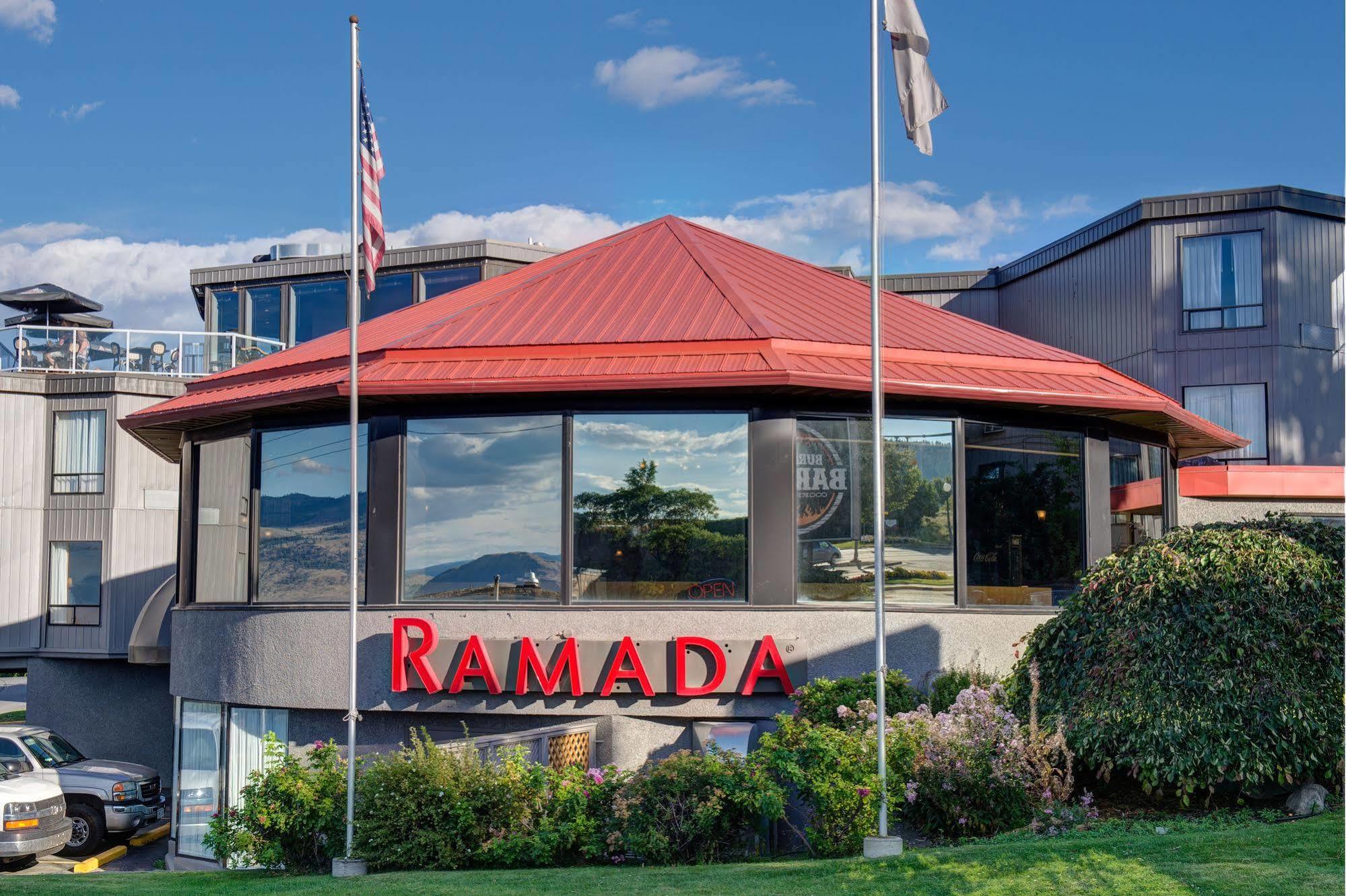 Ramada By Wyndham Kamloops Hotel Екстериор снимка